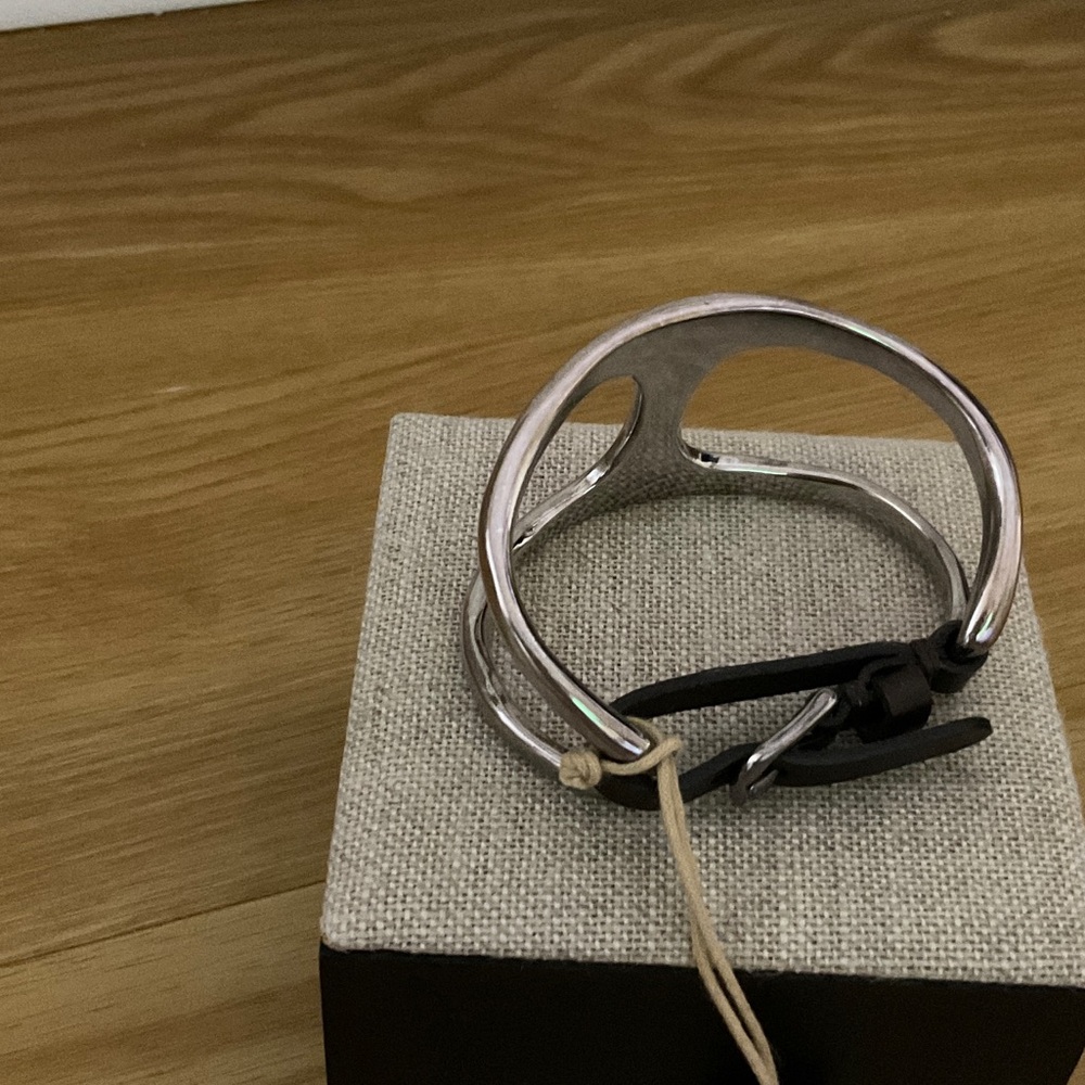 NWT UNO de 50 Polished Silver-plated Cuff "Two in One" $240 - Picture 5 of 13